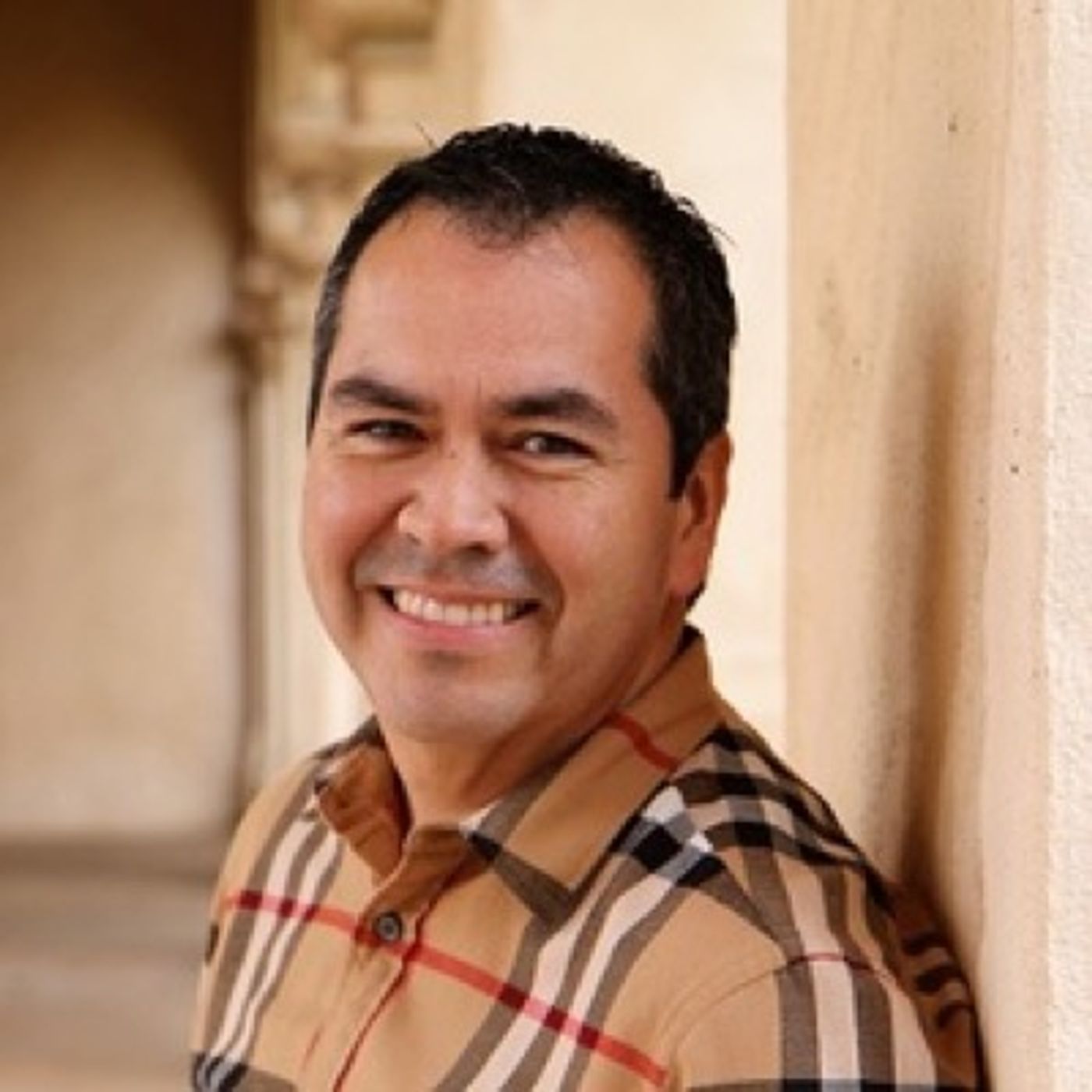 Mike Saunders Interviews Vidal Espinosa Founder and Principal Partner at Invictus Advisors