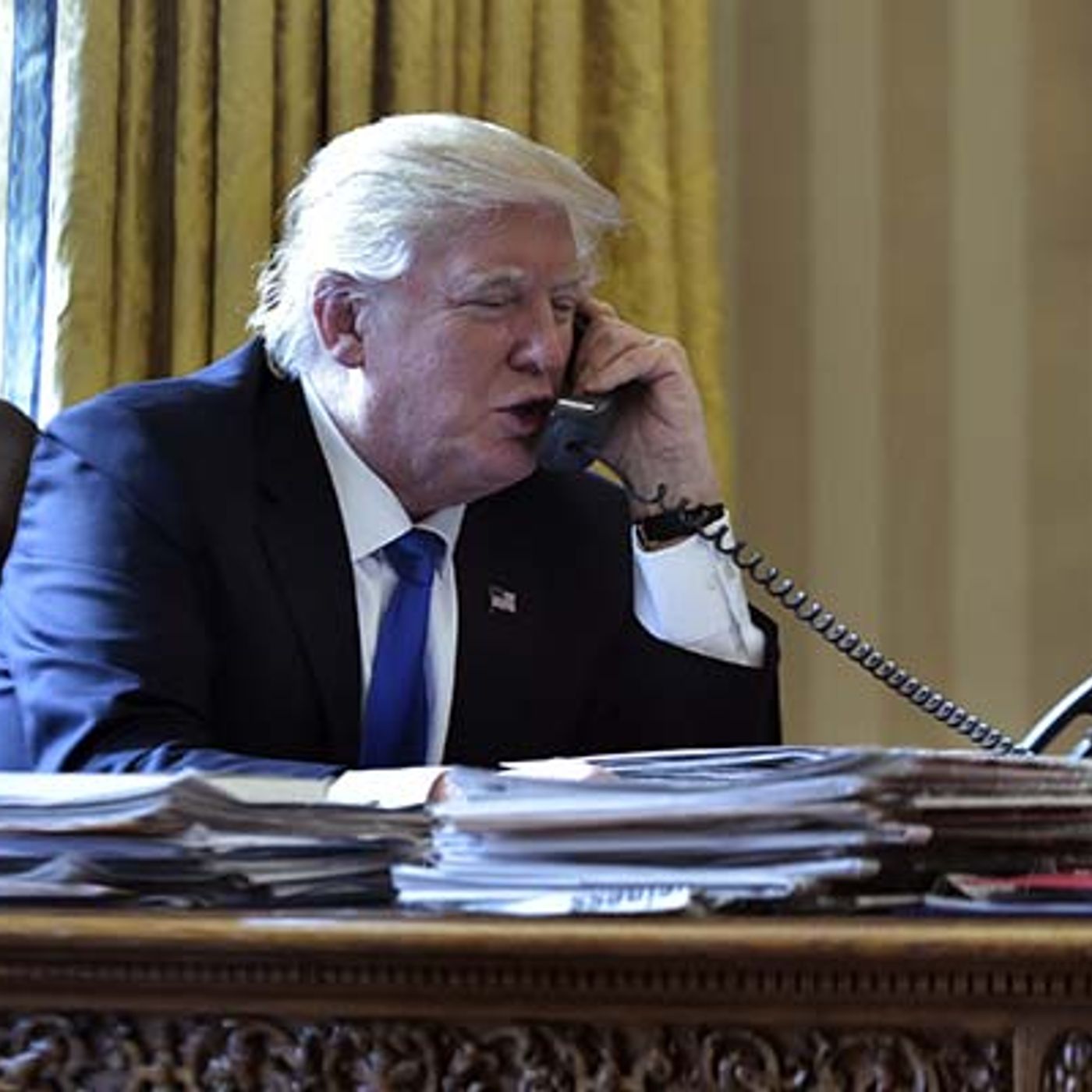 Trump makes a phone call & now he's "Presidential"