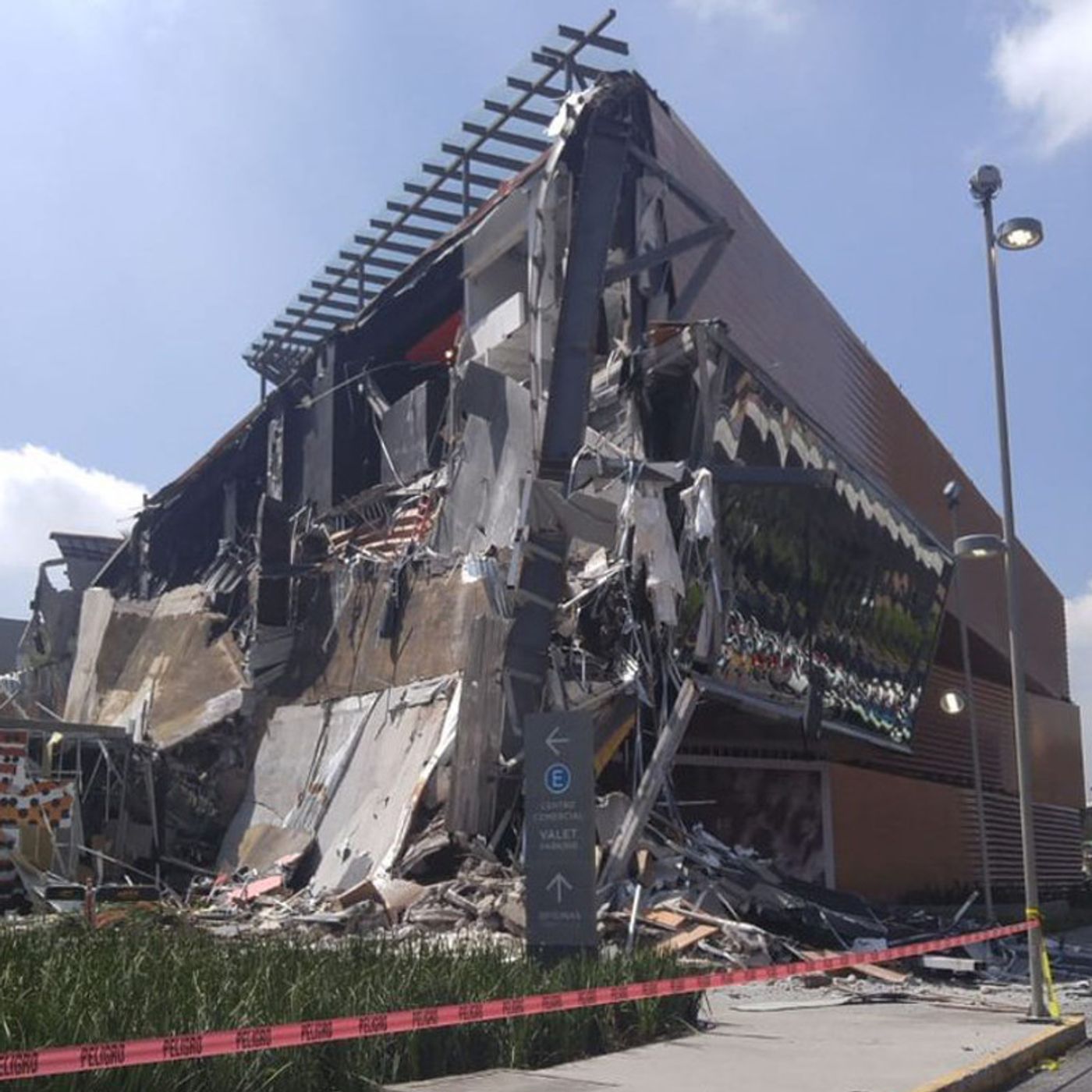 Una verdadera negligencia el desplome de Plaza Artz