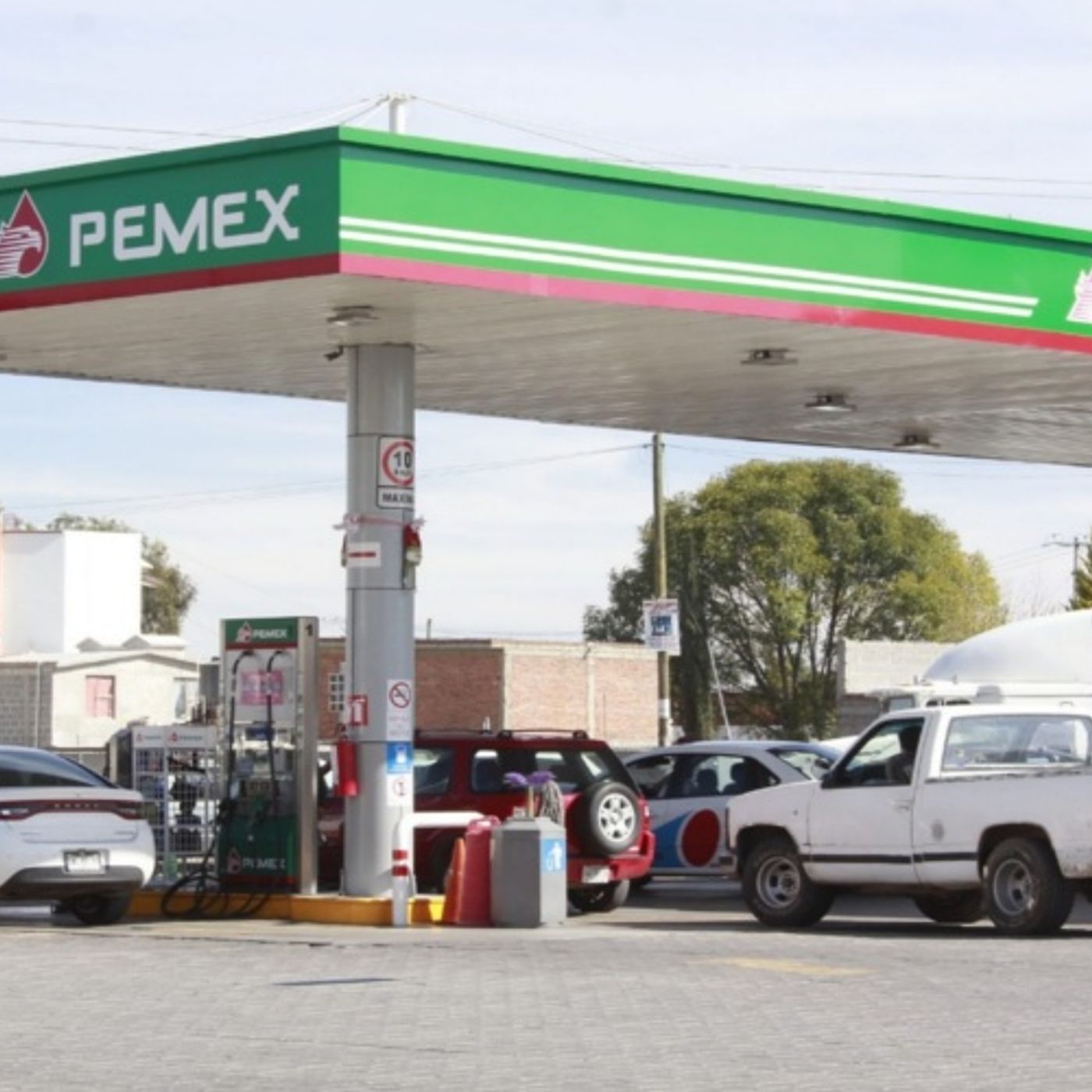 Reparación de ducto alivianaría desabasto de gasolina