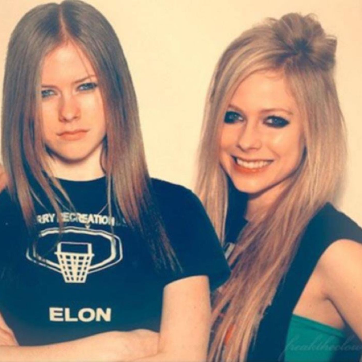 Avril Lavigne is supposedly DEAD?!