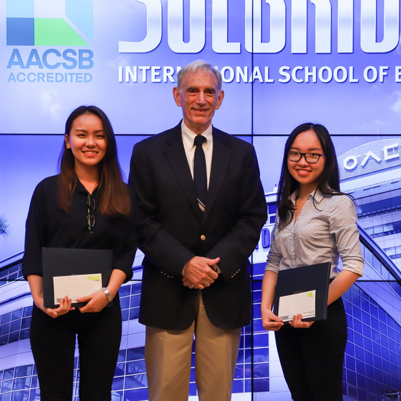 Season 3: Episode 5 - SolBridge Business Plan Competition