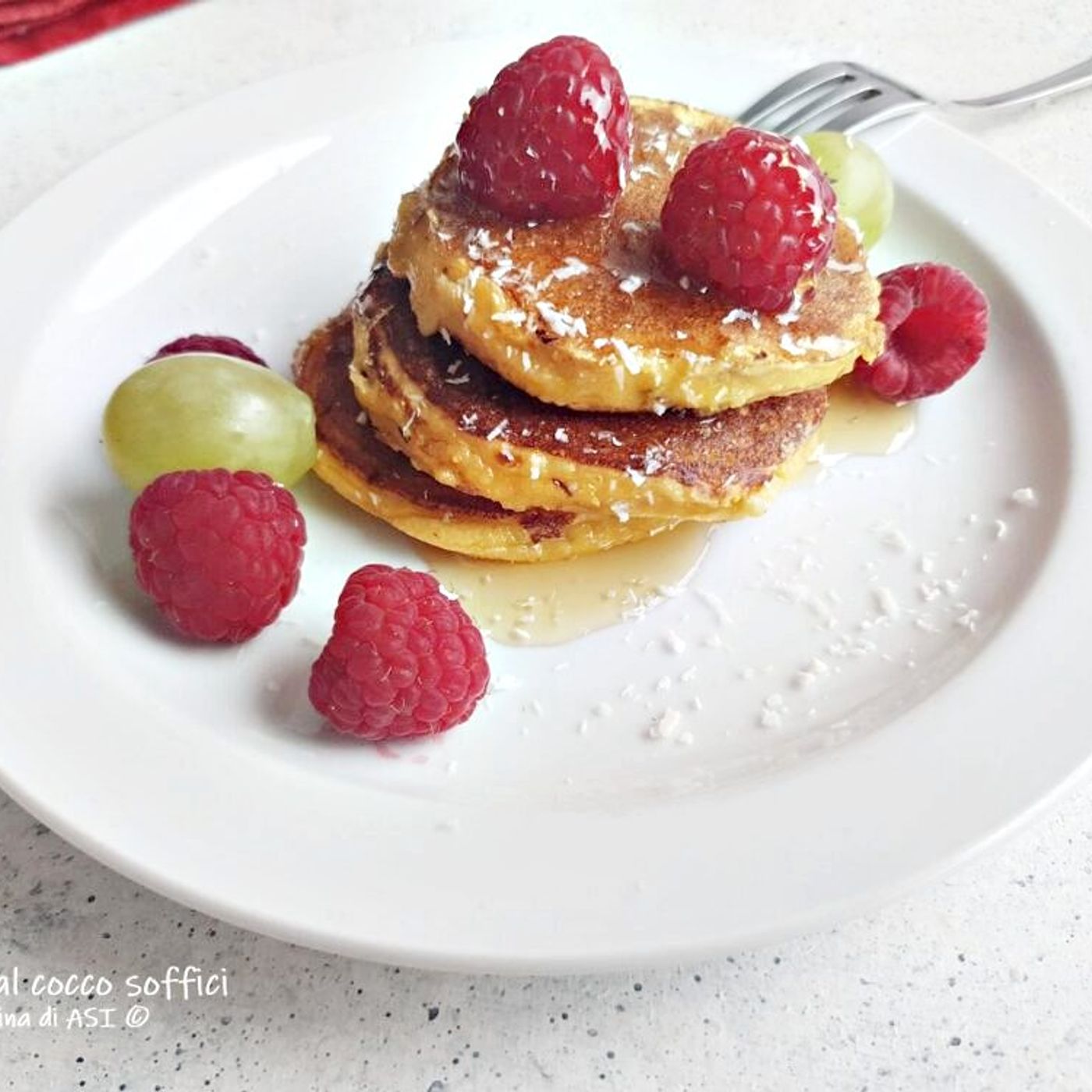 Pancake con farina di cocco soffici e veloci