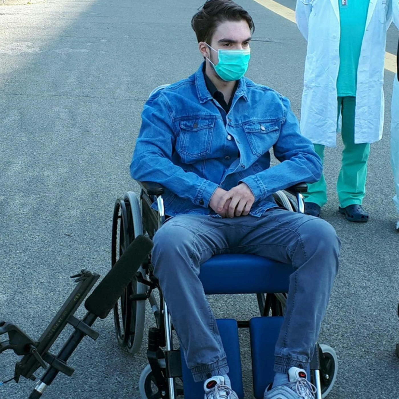 Mattia, lo studente di Cremona ha vinto la battaglia contro il virus (di Francesca Brunati) episode artwork