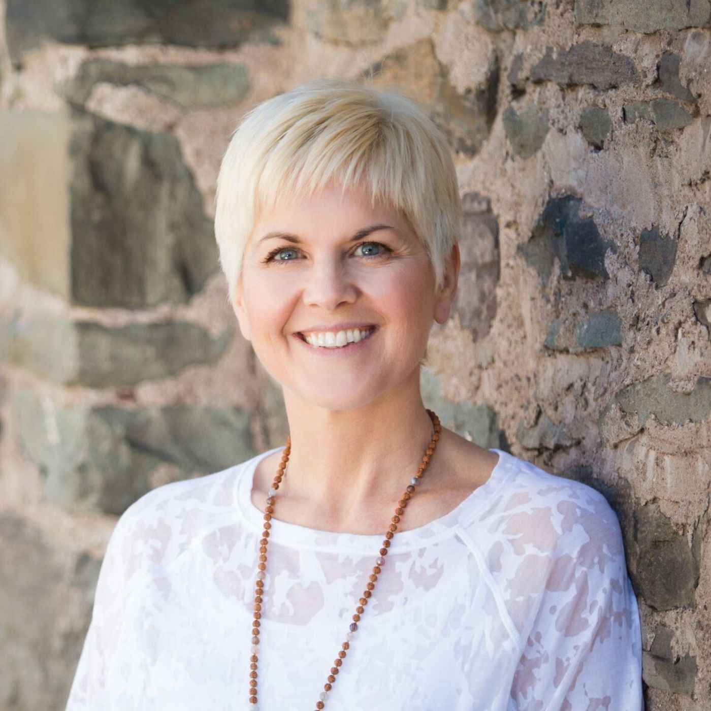 Stephanie Lopez | Psychotherapist + Meditation Teacher episode artwork