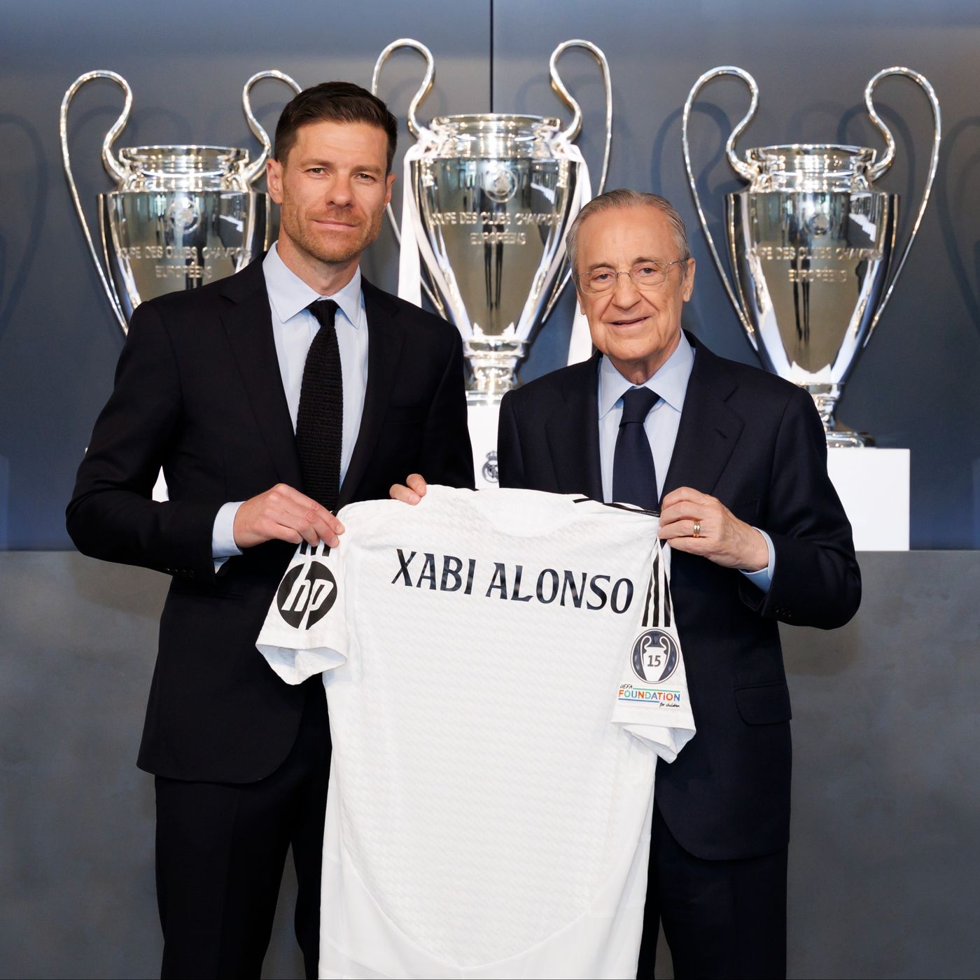 El Sanedrín | "En el Real Madrid tienes que ganarte a los jugadores porque el presidente es más del vestuario que de los entrenadores" episode artwork