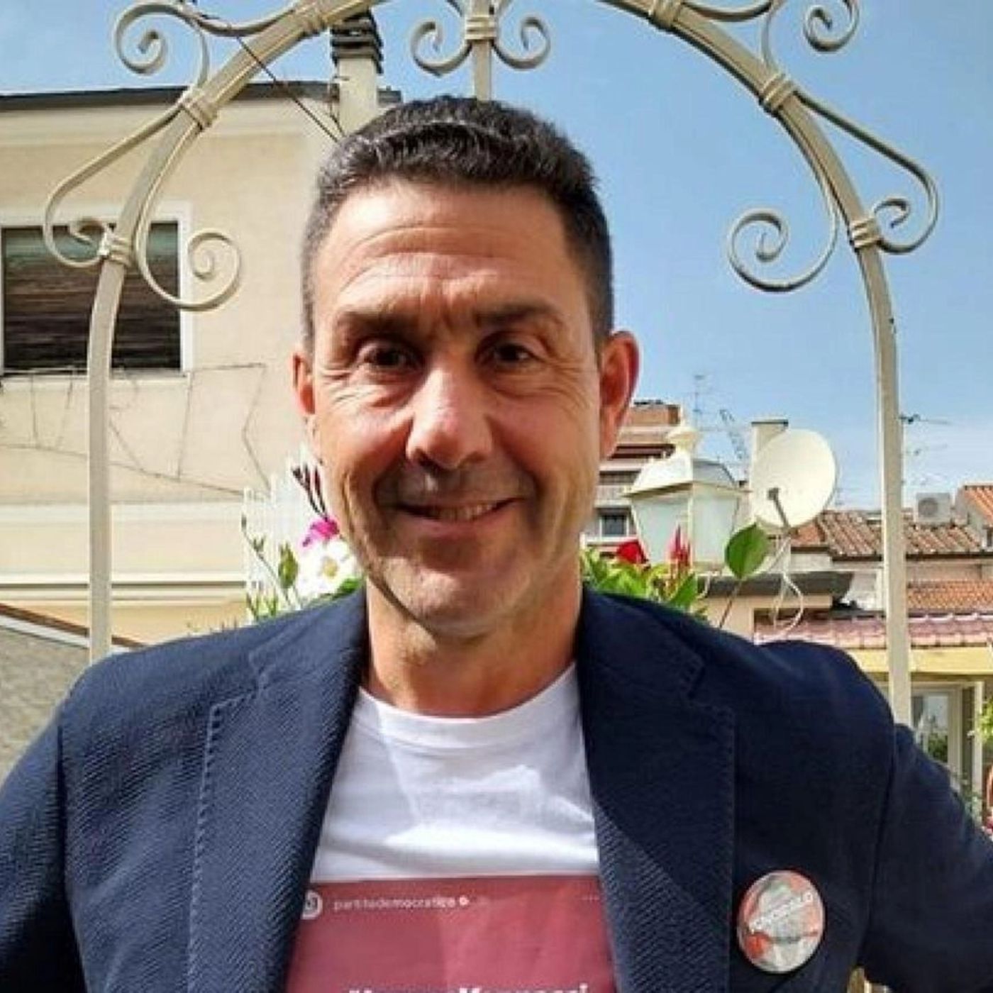 Vannacci al Contrario: Il Dialogo tra Estremi e Politica di Pancia episode artwork