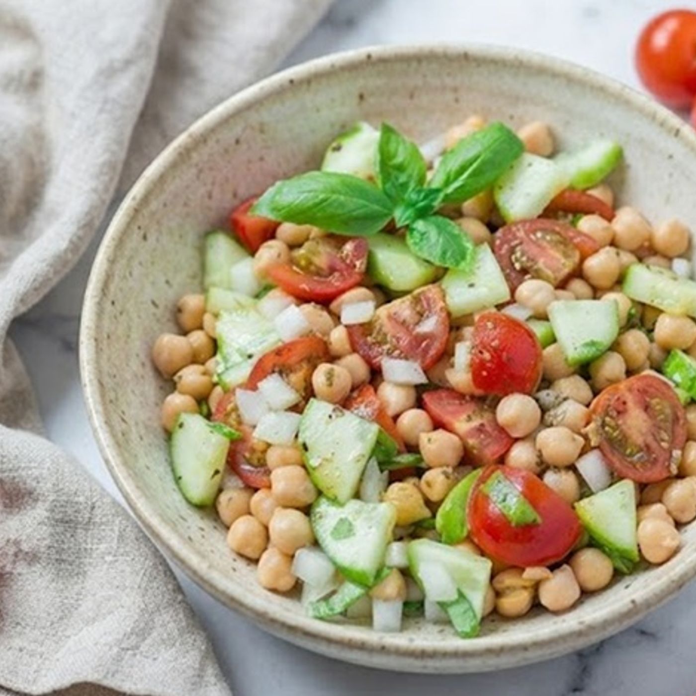 Insalata di Ceci Estiva: la Ricetta Fresca e Proteica