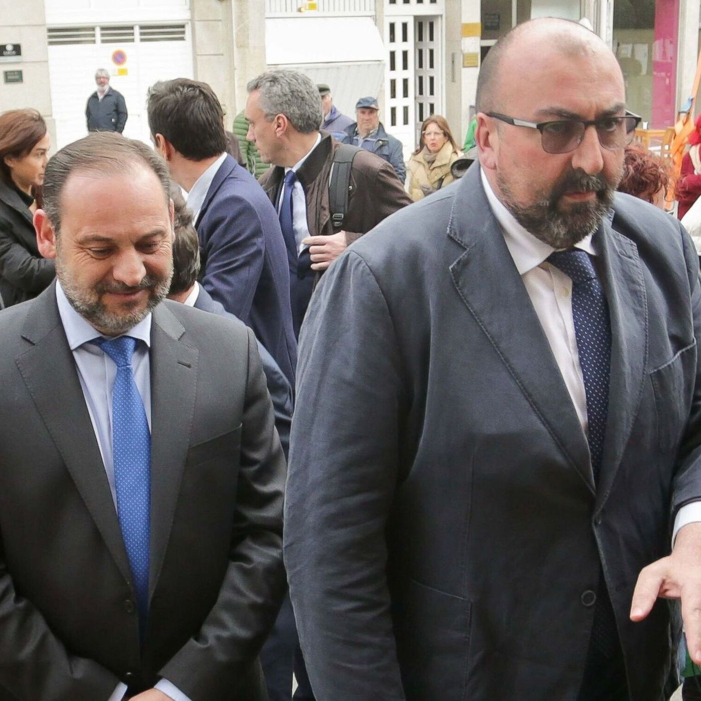 La Trinchera de Llamas del 07/12/2025 - Koldo dispara contra Begoña Gómez y el gobierno quiere prohibir el "charismo"