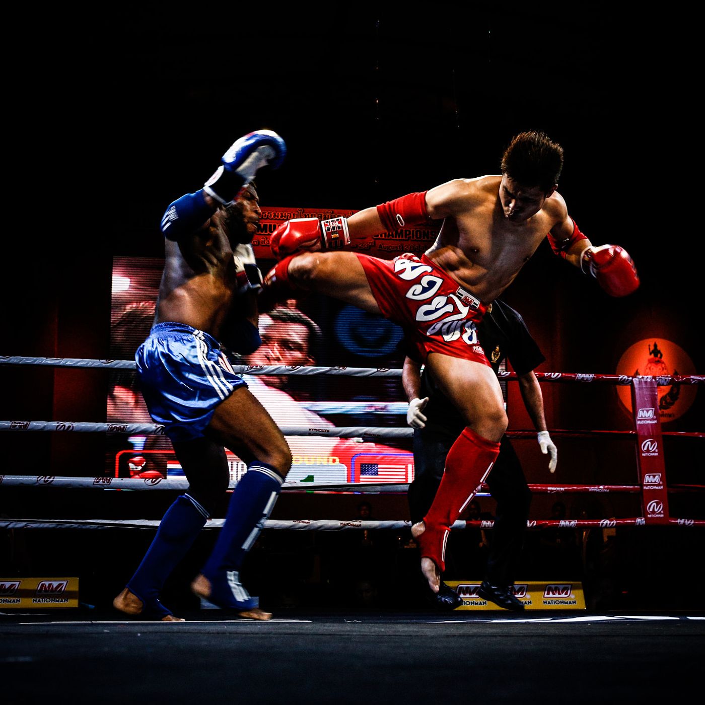 L'arte delle 8 armi  -muay thai in Europa conosciuto come boxe thailandese ,la storia ,le regole episode artwork