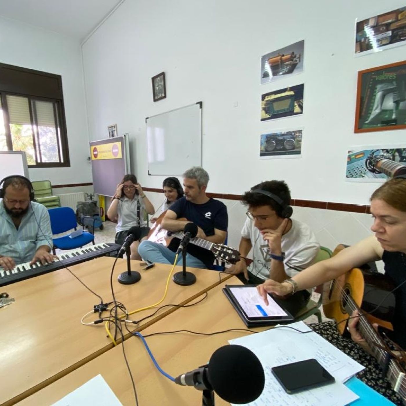Portada de CVC RADIO
