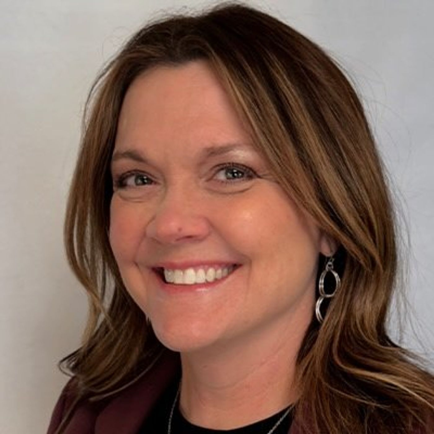 Oswego District 308 teacher a finalist for Golden Apple Award episode artwork