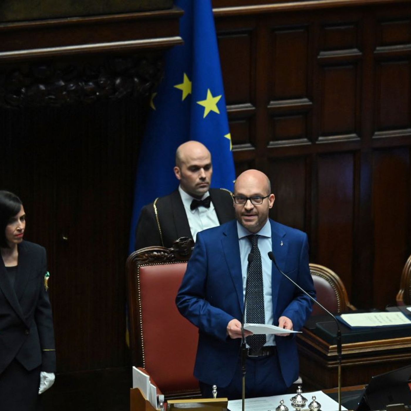 Fontana fa sclerare la sinistra