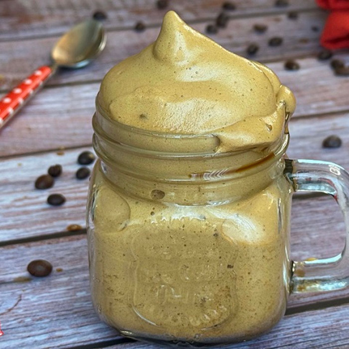 Crema Caffè all’Acqua: la Ricetta Furba, Leggera e Spumosa in 3 Minuti