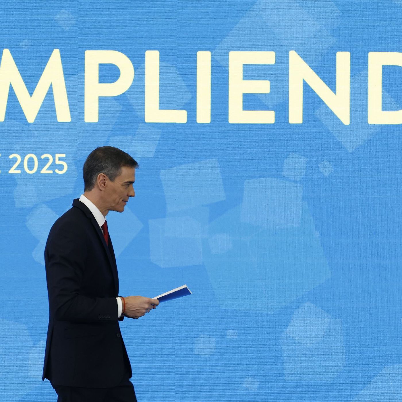 Editorial Luis Herrero: Sánchez se atornilla al poder y se lava las manos con la corrupción y el acoso