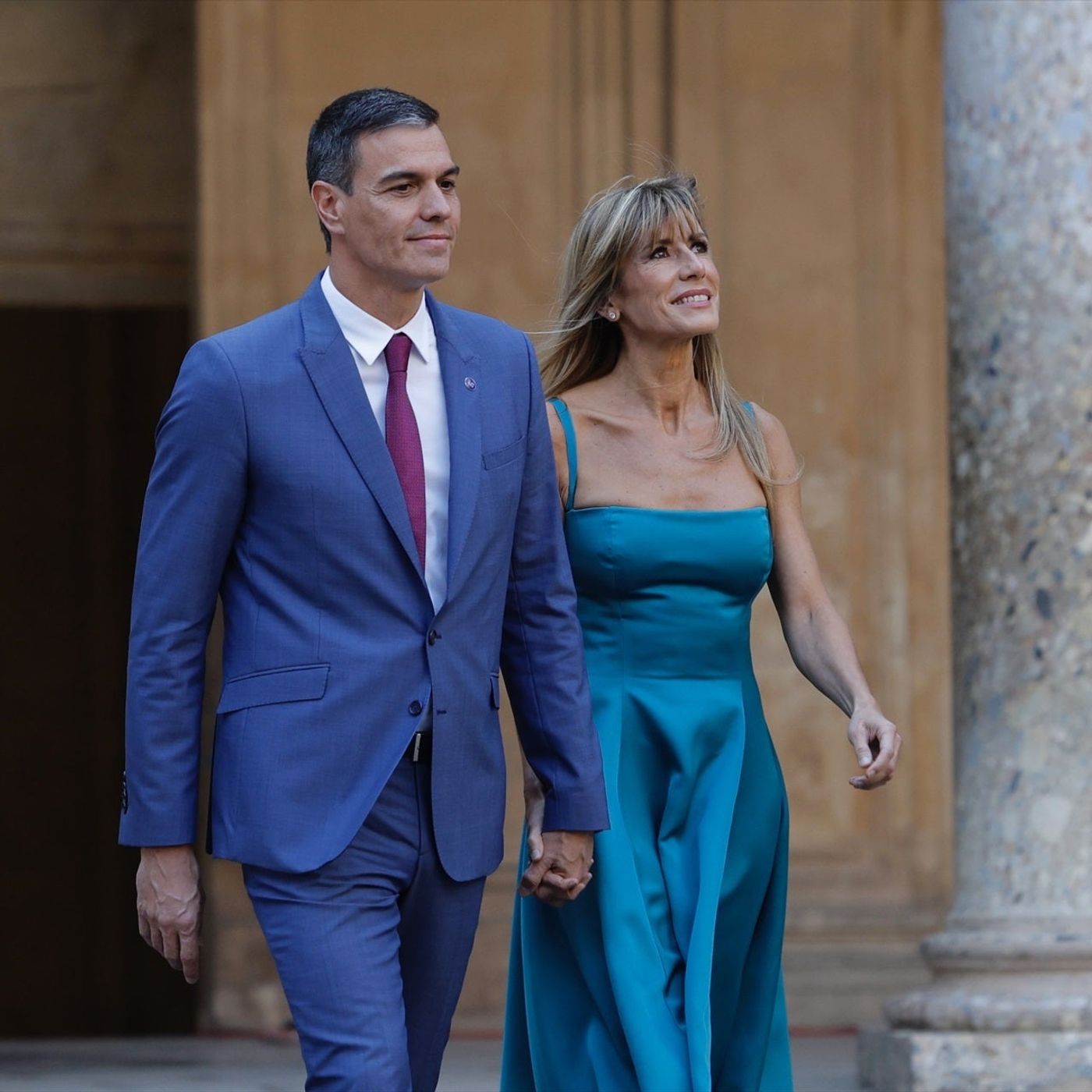 cover of episode Tertulia: ¿Cuánto daña a Sánchez la condición de 'investigada' de su mujer?