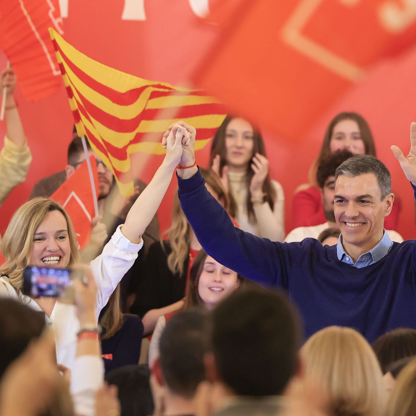 Noticias La Trinchera. Sánchez cierra campaña en Aragón amenazando con controlar los móviles