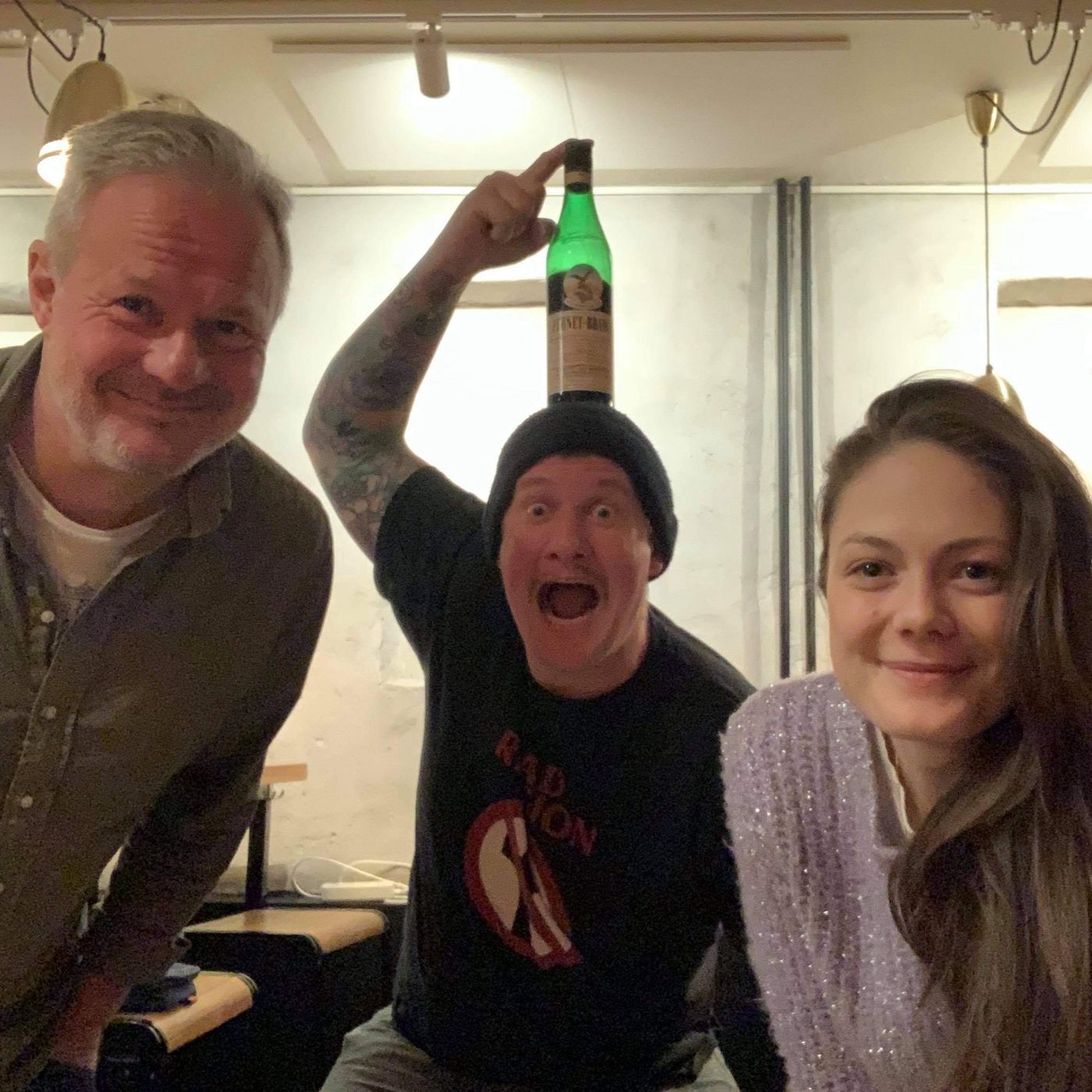 En FCK fan, en BIF fan og en AGF fan går ind på en bar