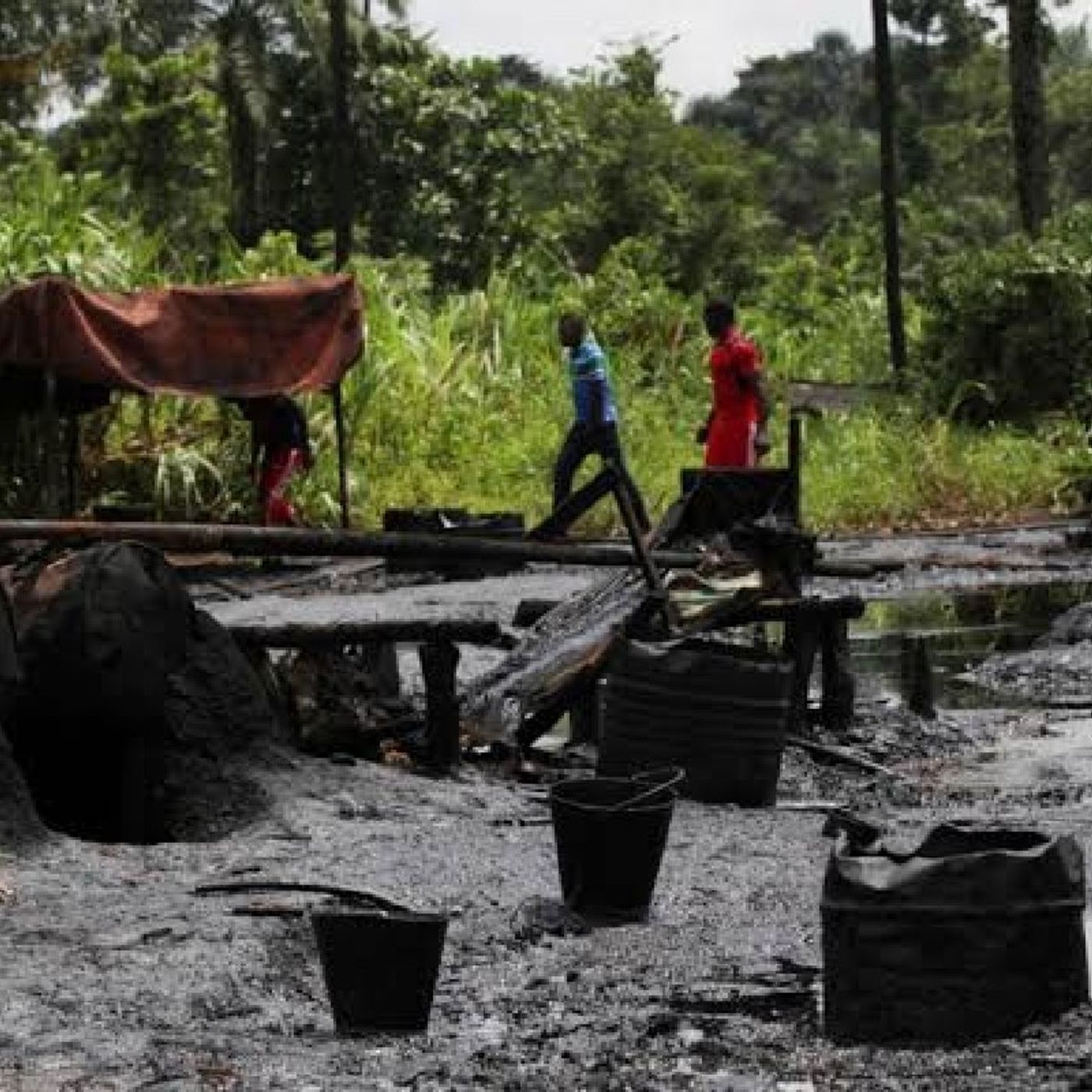 Security Operatives Help us in Oil bunkering - says Oil Bunkerer episode artwork