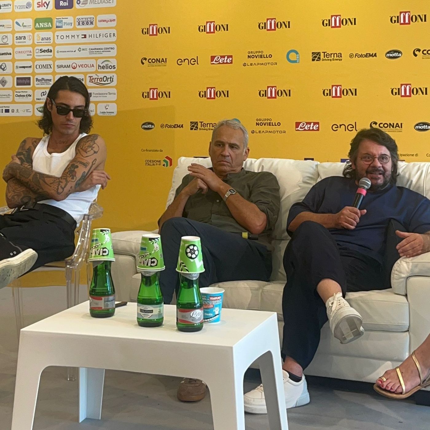 Intervista al cast de “Tutta colpa del rock” episode artwork