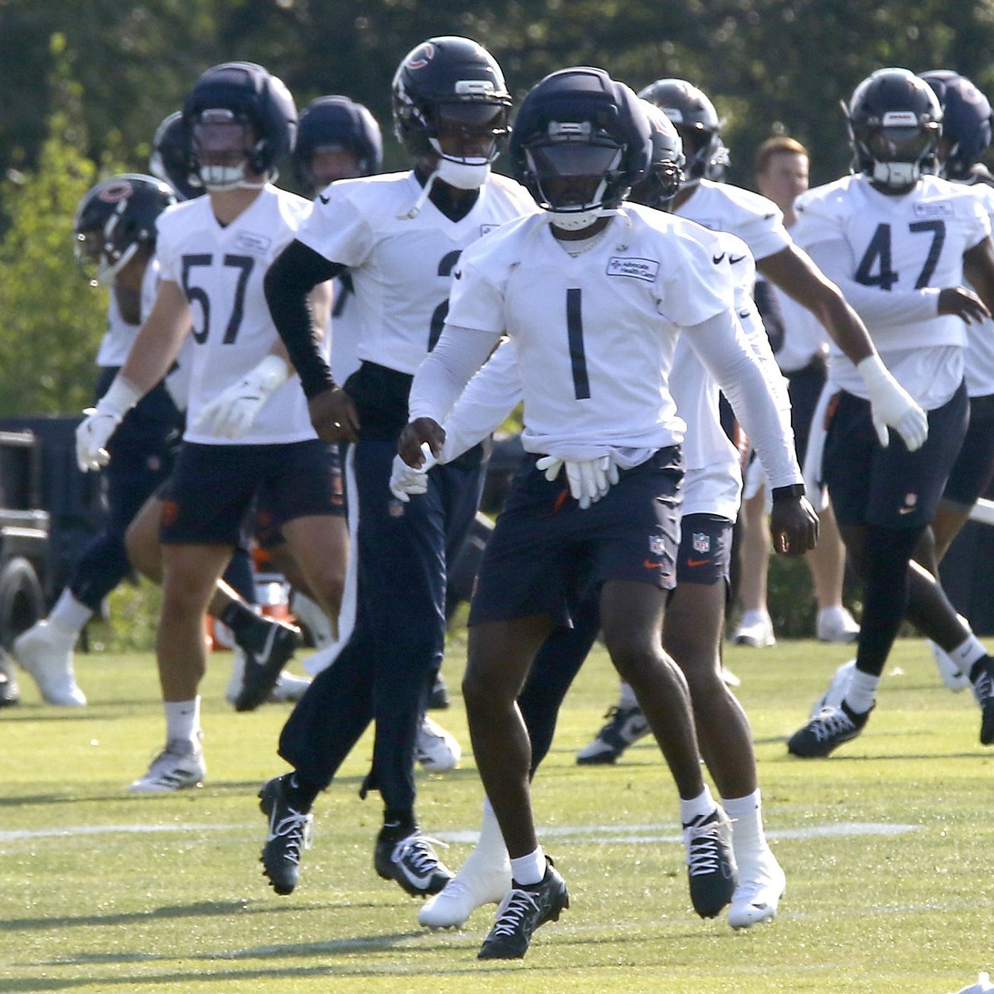 Chicago Bears training camp update: Jaylon Johnson feels ‘night and day’ after groin injury episode artwork