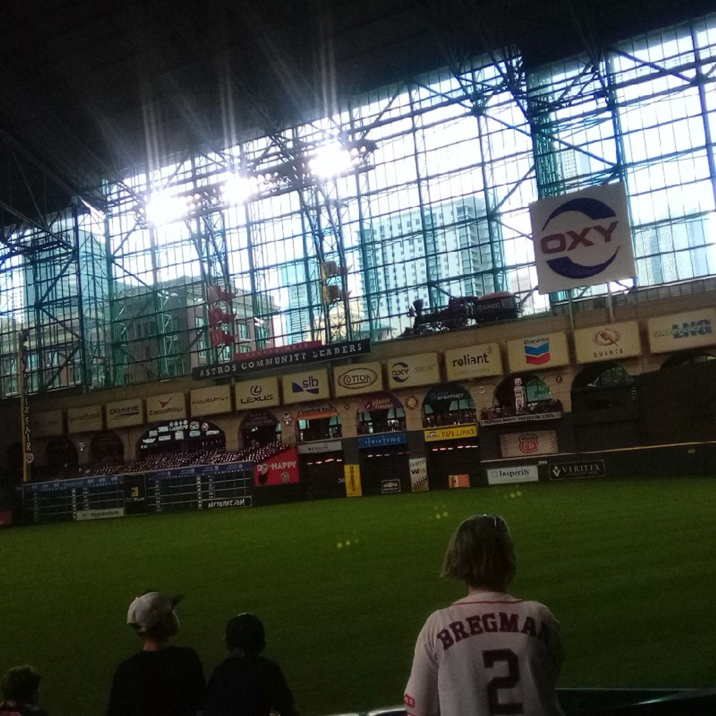 Episode 20 - Houston Astros vs the Seattle Mariners and going on a tour of Globe Life Field in Arlington.
