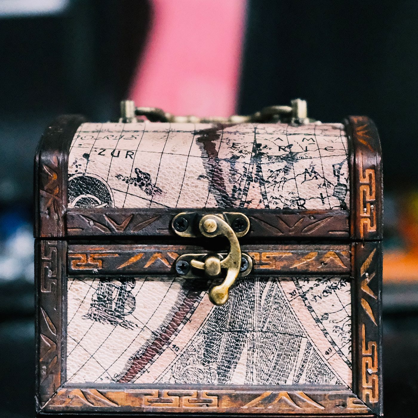 Full Show: Denise's birthday treasure chest
