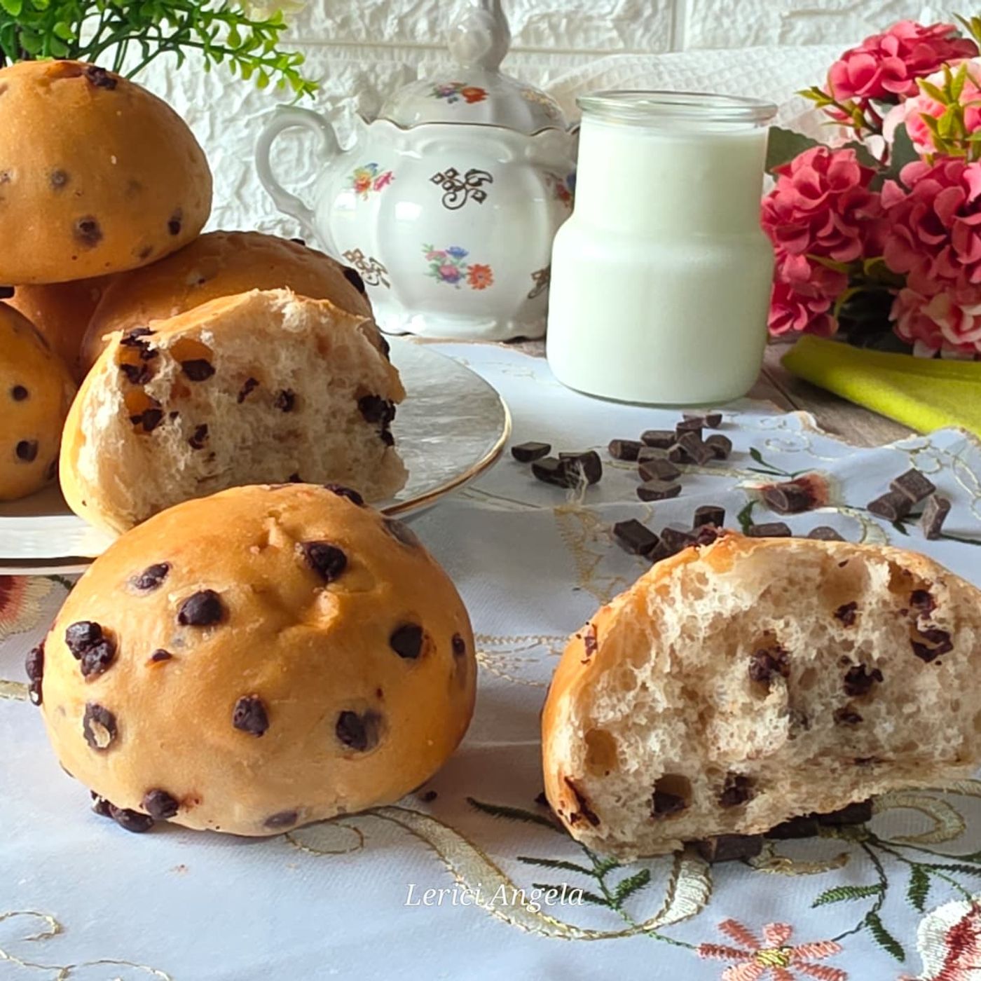 Panini con gocce di cioccolato fatti in casa morbidi la ricetta semplice episode artwork