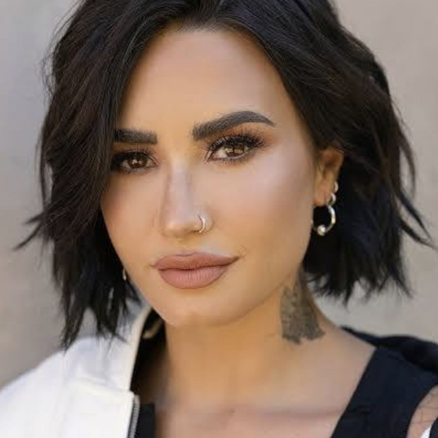 Superstar Demi Lovato said she saw an alien. Is she lying?