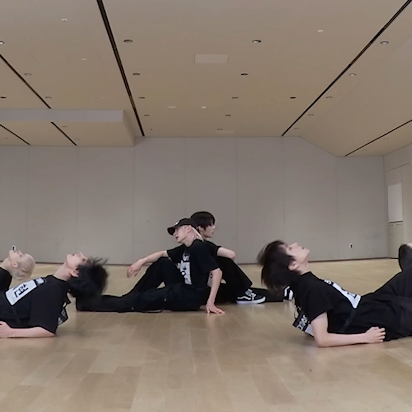 Watch: BOYNEXTDOOR’s Moves Are “VIRAL” In New Dance Practice Video | Soompi episode artwork