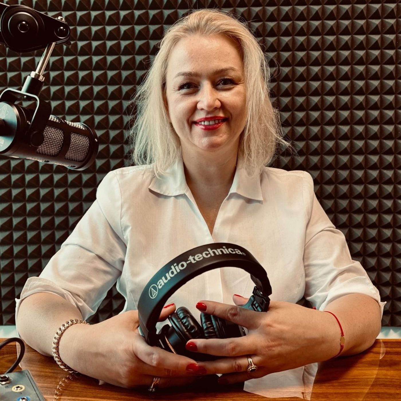 Rozmowa #243. Joanna Deka o fotochromach, progresach i okularach biznesowych episode artwork