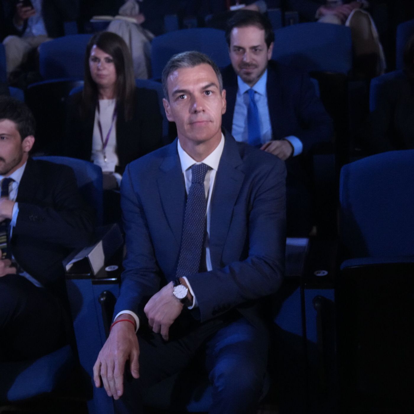 El editorial de Carlos Cuesta: Señores del PSOE, no es el juez Peinado, es la dictadura que llevan ustedes dentro