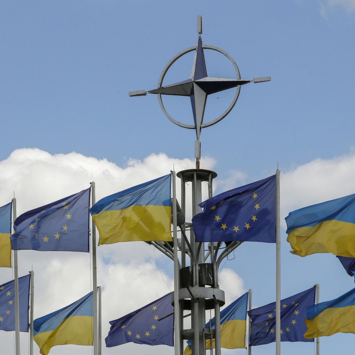 Amb. Michele Valensise: Ucraina, prospettive per i negoziati e pragmatismo della difesa europea