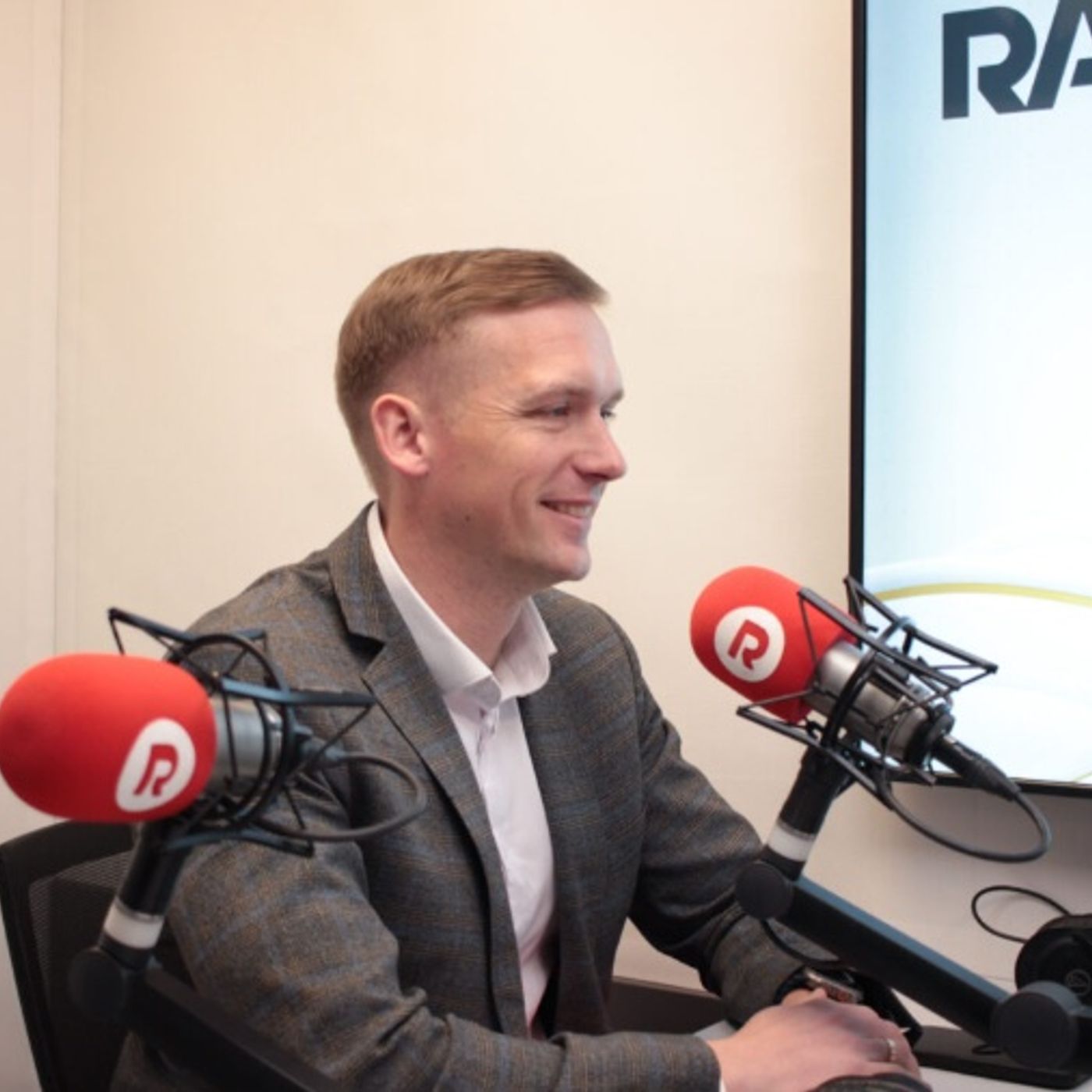 Мэр Вильнюсского района Роберт Духневич — в прямом эфире RADIO•R episode artwork
