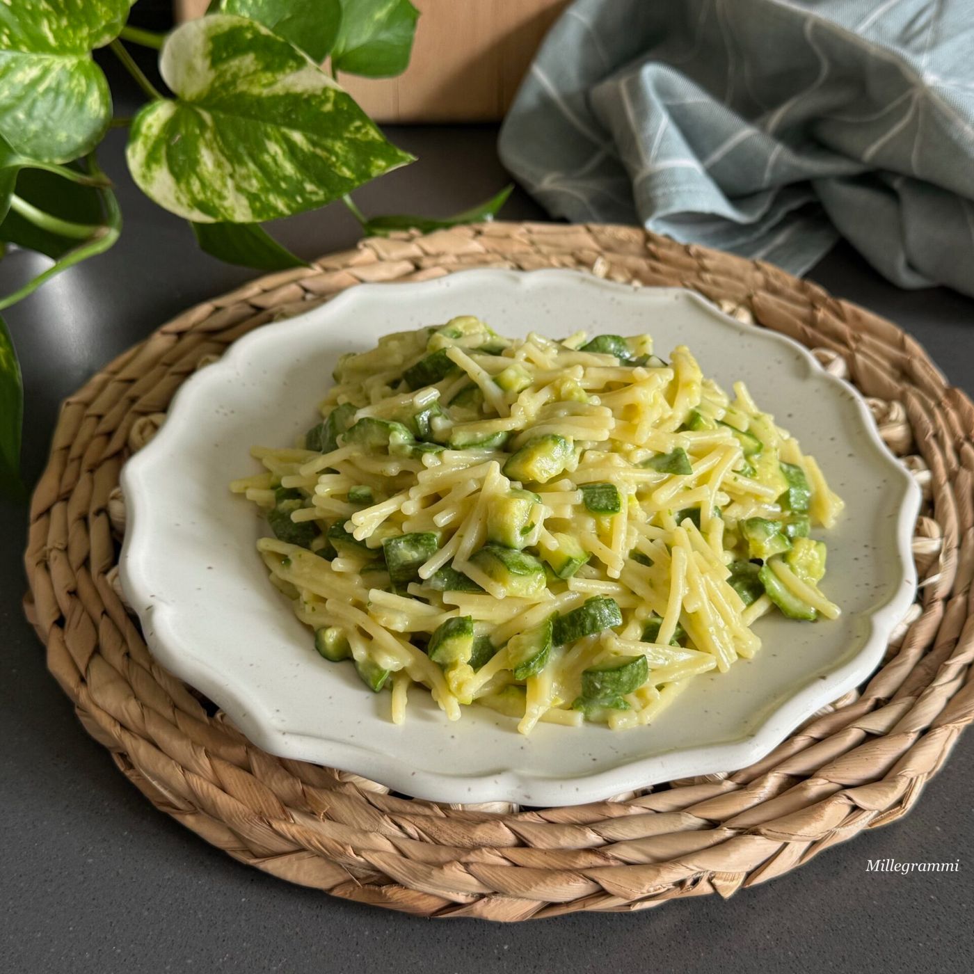 Pasta e zucchine alla napoletana: spaghetti spezzati cotti nelle zucchine come vuole la tradizione episode artwork