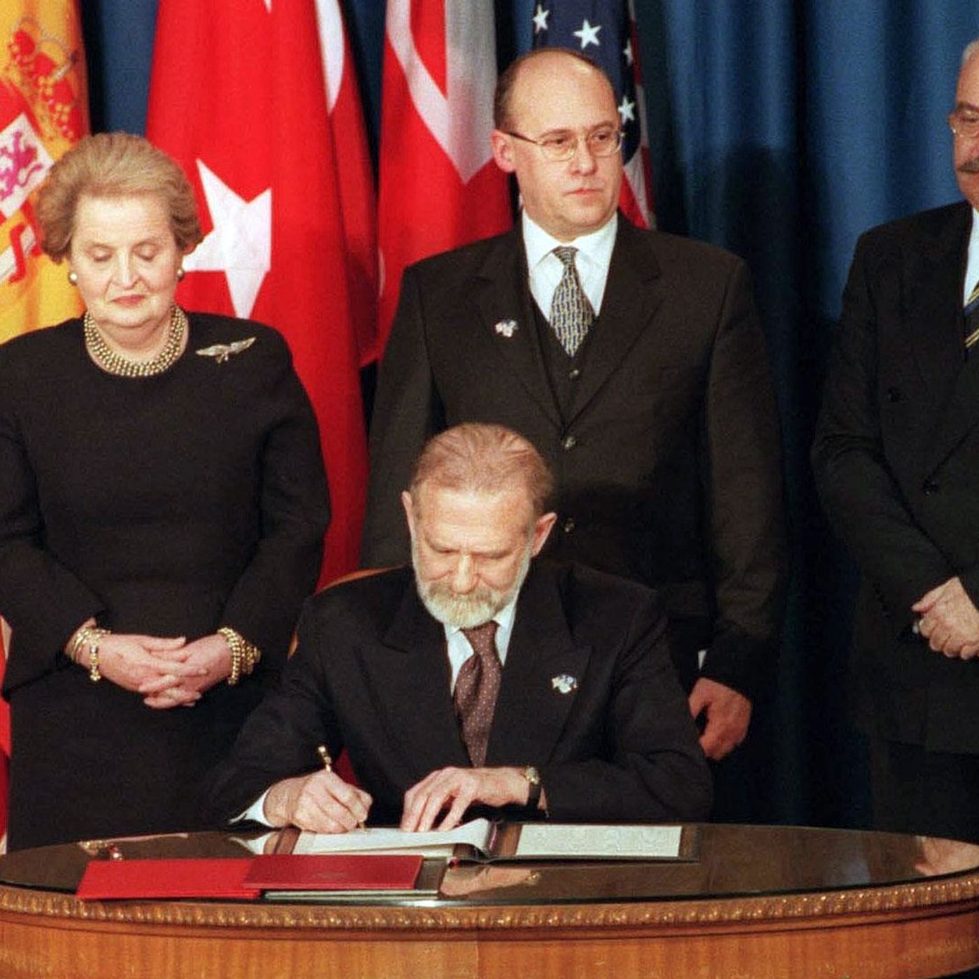 O rządzie czterech wielkich reform : lata 1997 - 2001 w polskiej polityce