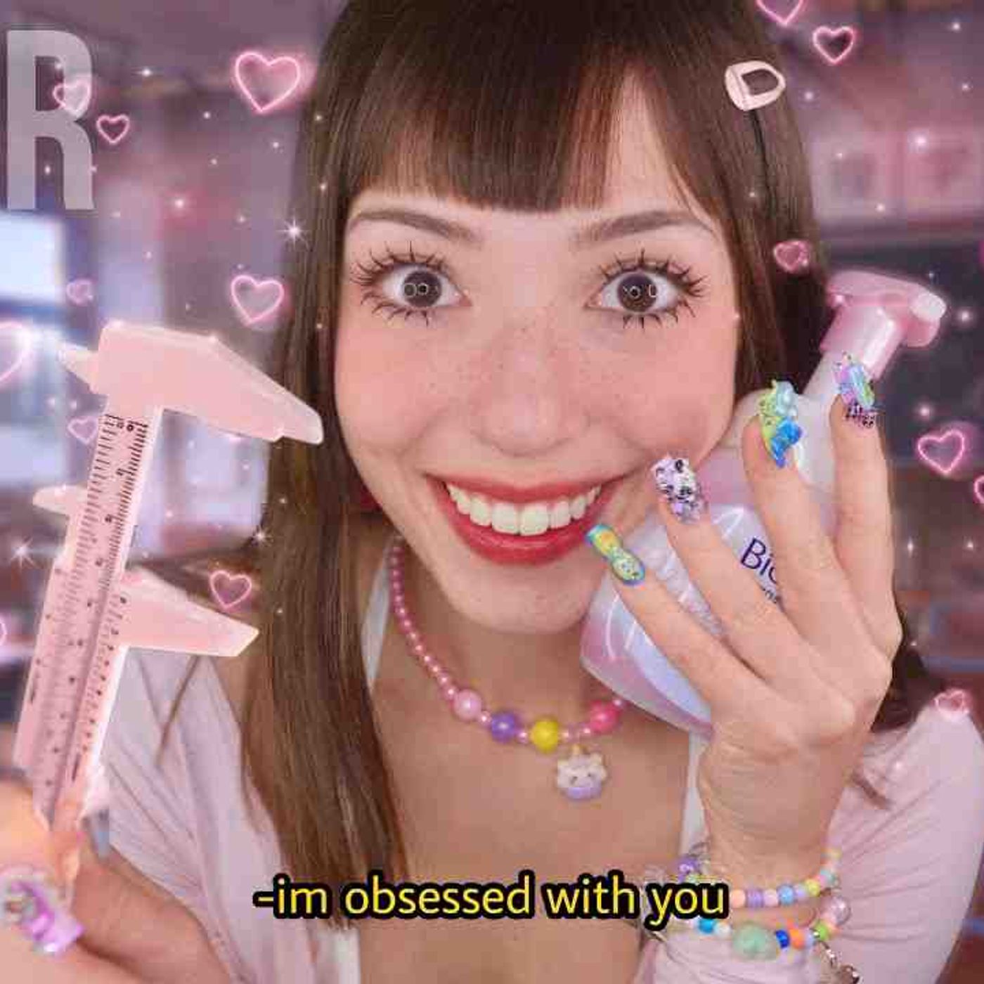 ASMR menina secretamente obcecada por você mexe no seu rosto 😳 (skincare_ medindo e analisando)(MP3_160K)
