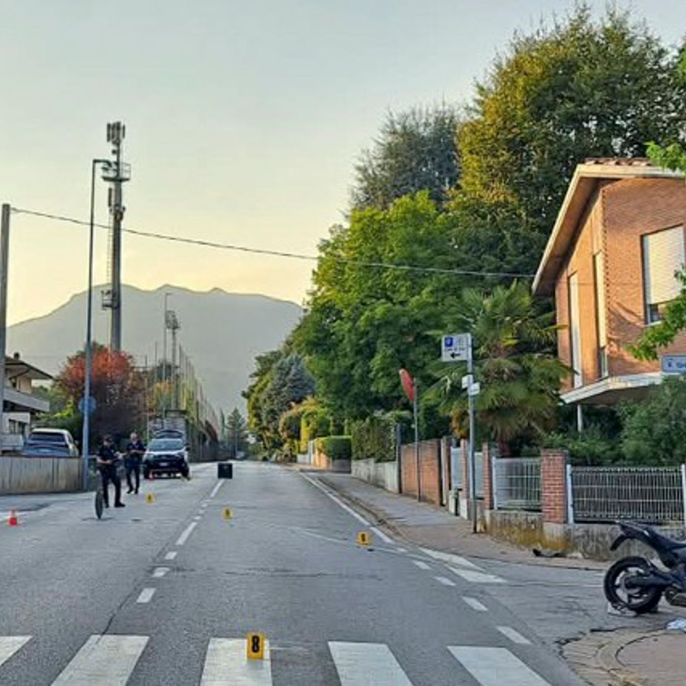 Schio, scontro tra auto e moto all’incrocio: ferito un 29enne episode artwork