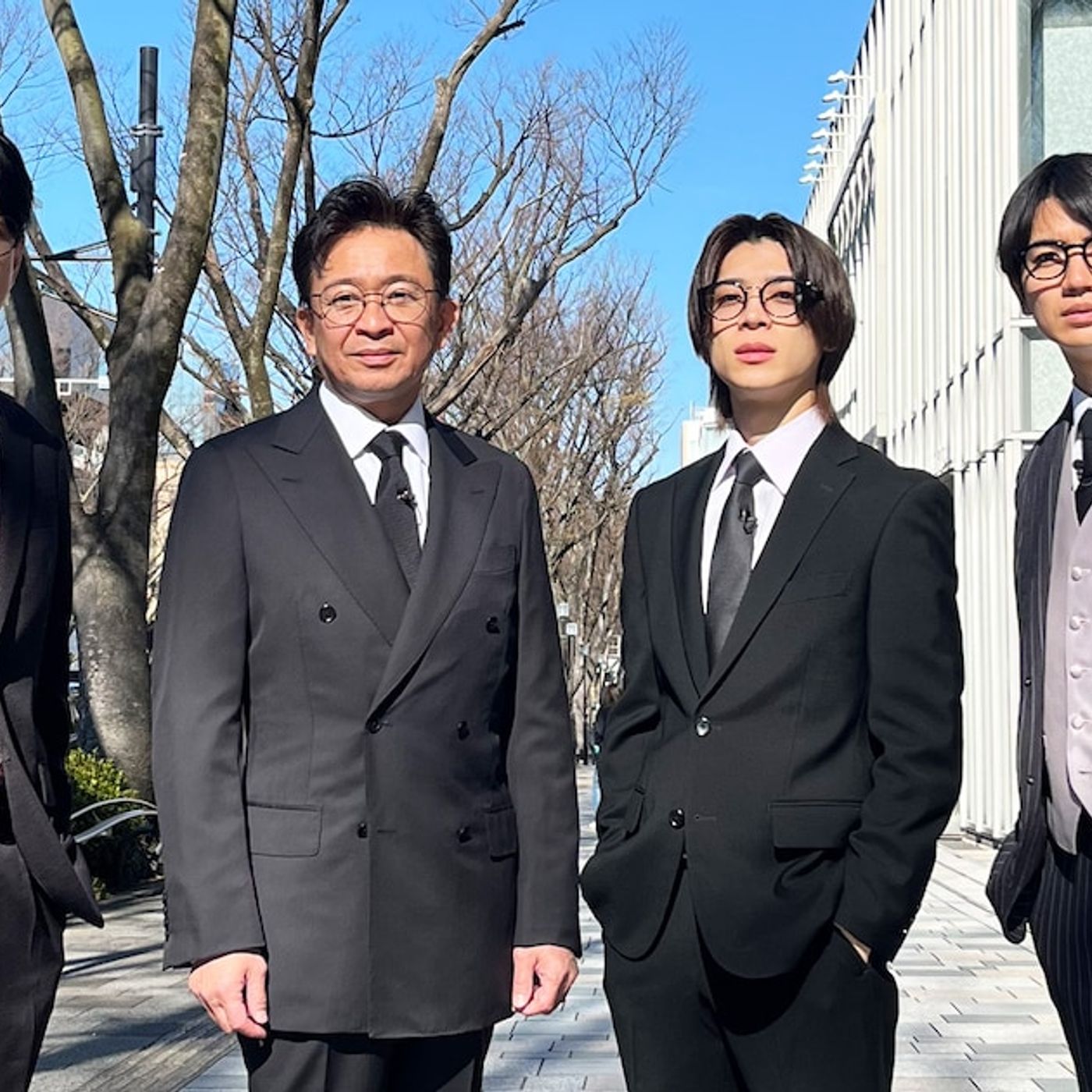 城島茂、横山裕、松島聡、髙地優吾「ザ！鉄腕！DASH!!」で魚の皮からジャケット仕立てる - 音楽ナタリー episode artwork