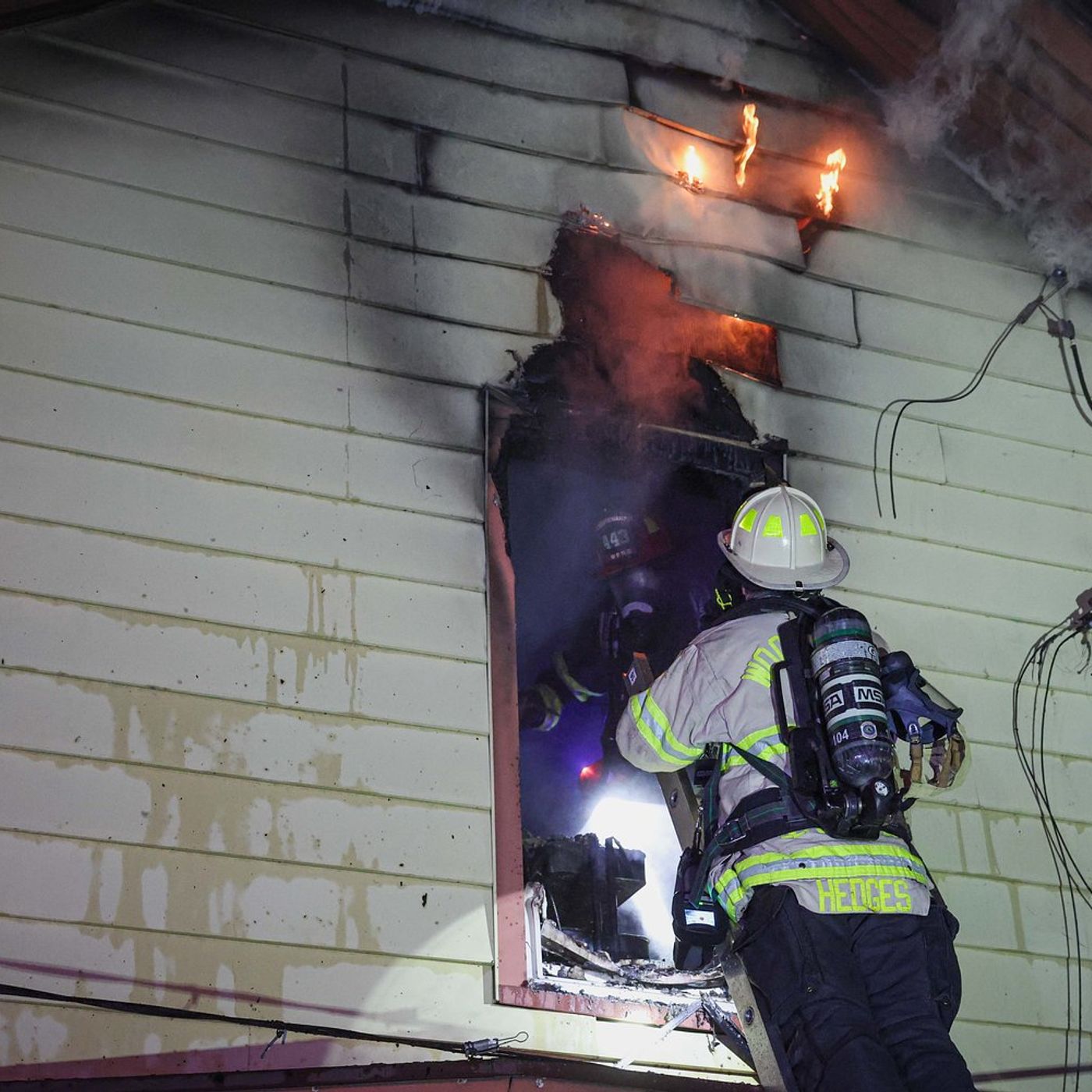 6 people displaced, over 15 cats missing after Woodstock fire episode artwork