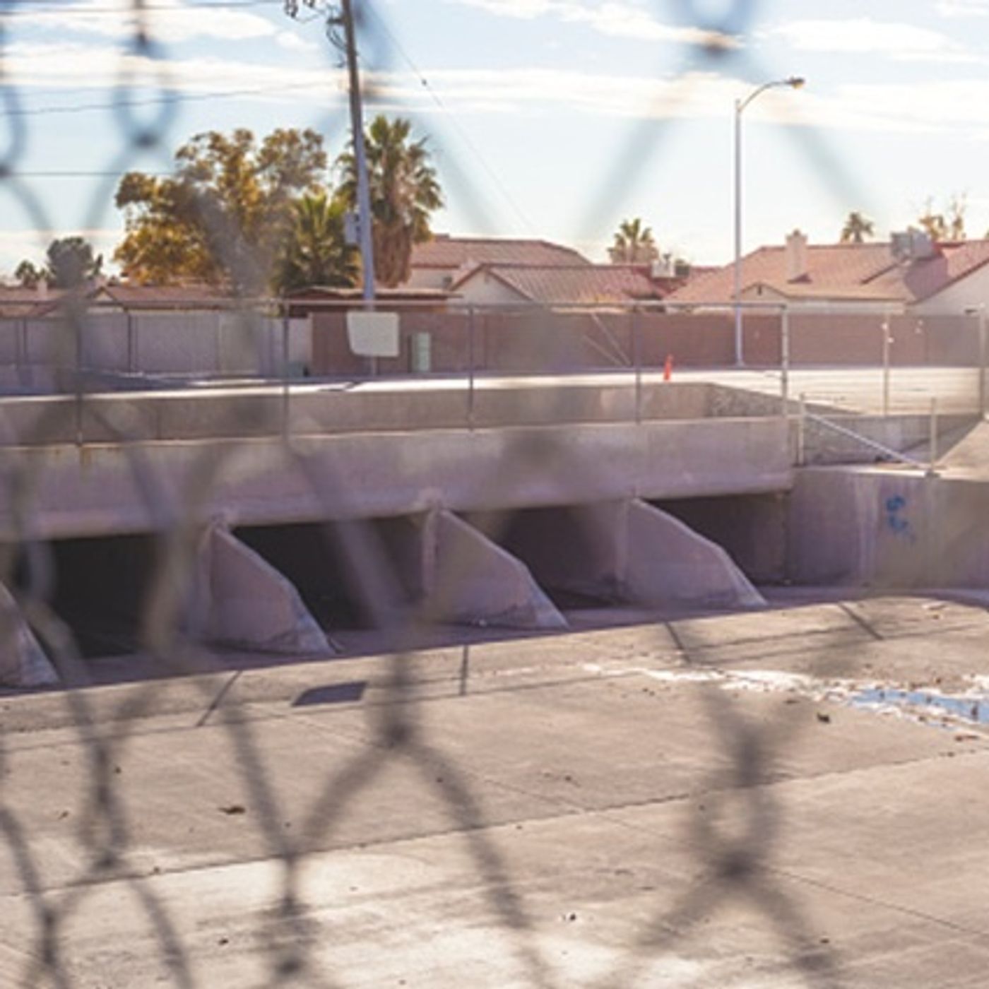 (Smile File) A 911 Call to a Flood Control Tunnel episode artwork
