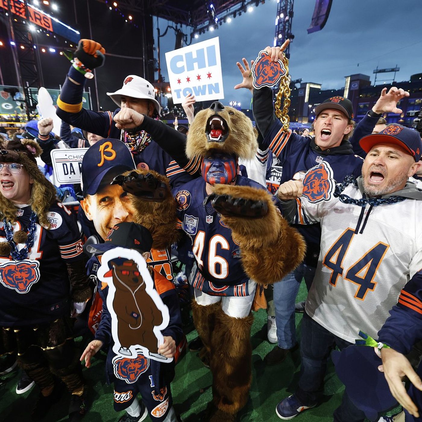 Who analysts believe Chicago Bears will select in the 2026 NFL Draft