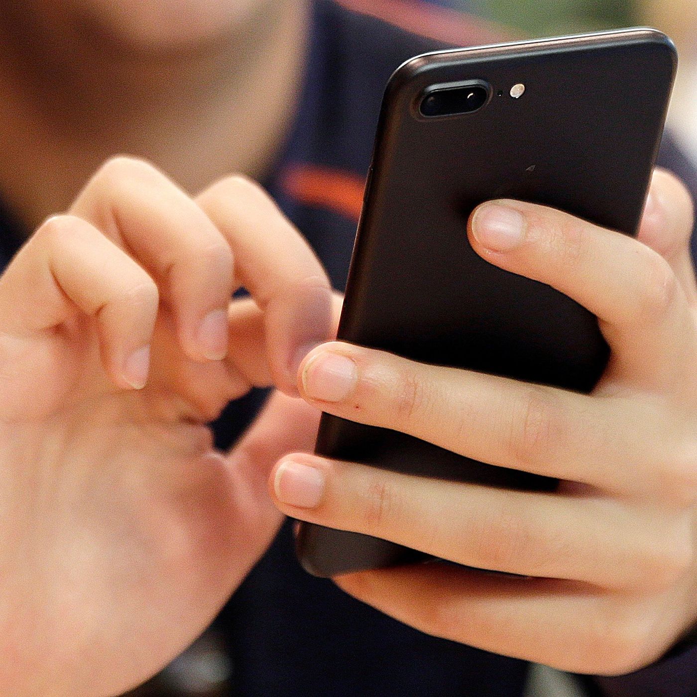 Patrick: Many Americans Are Suffering From "Texting Thumb" episode artwork