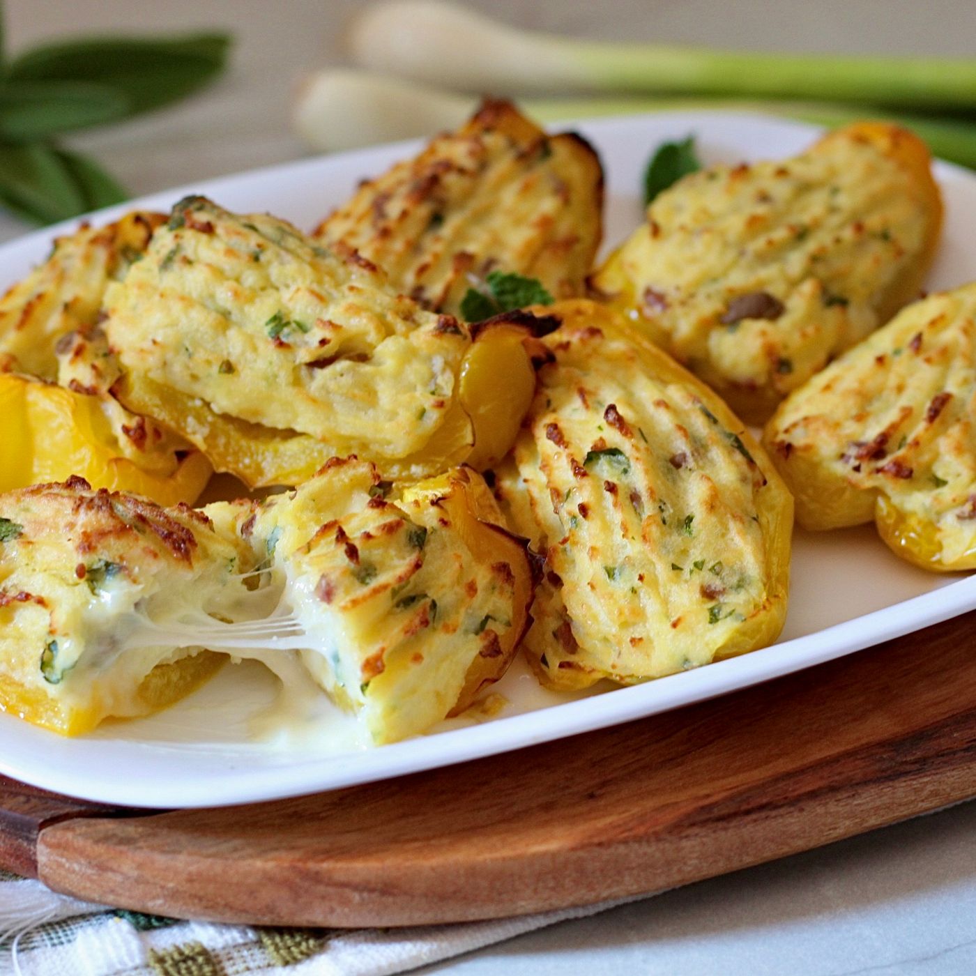 Come preprare peperoni ripieni filanti in forno, in friggitrice ad aria e al microonde