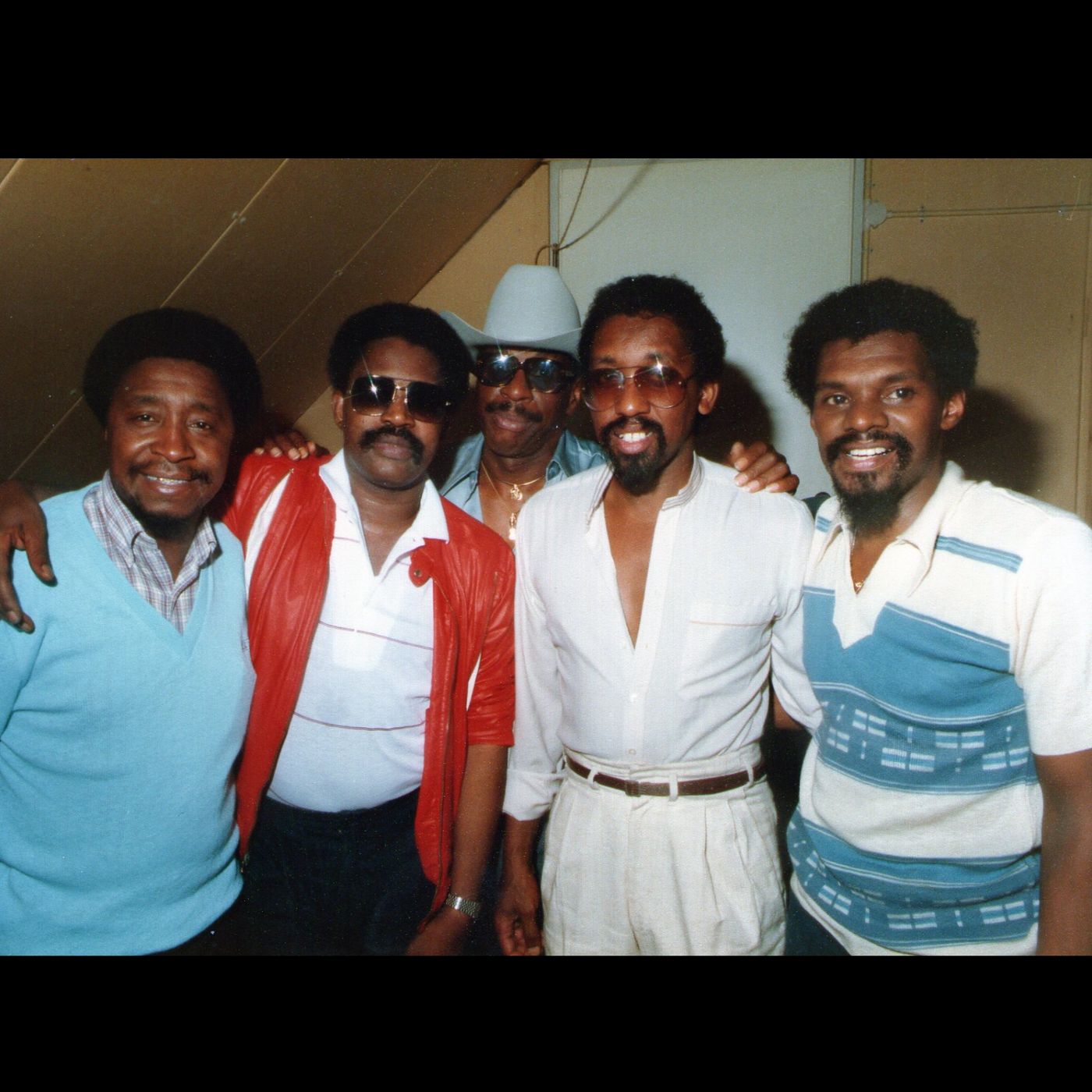 The Trammps-Hold Back the Night 11:26:24 7.43 PM