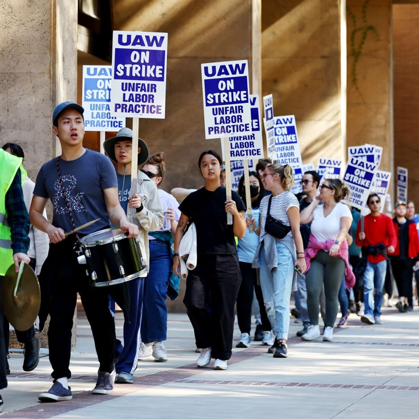 Worker solidarity livestream: Striking workers need your help to win