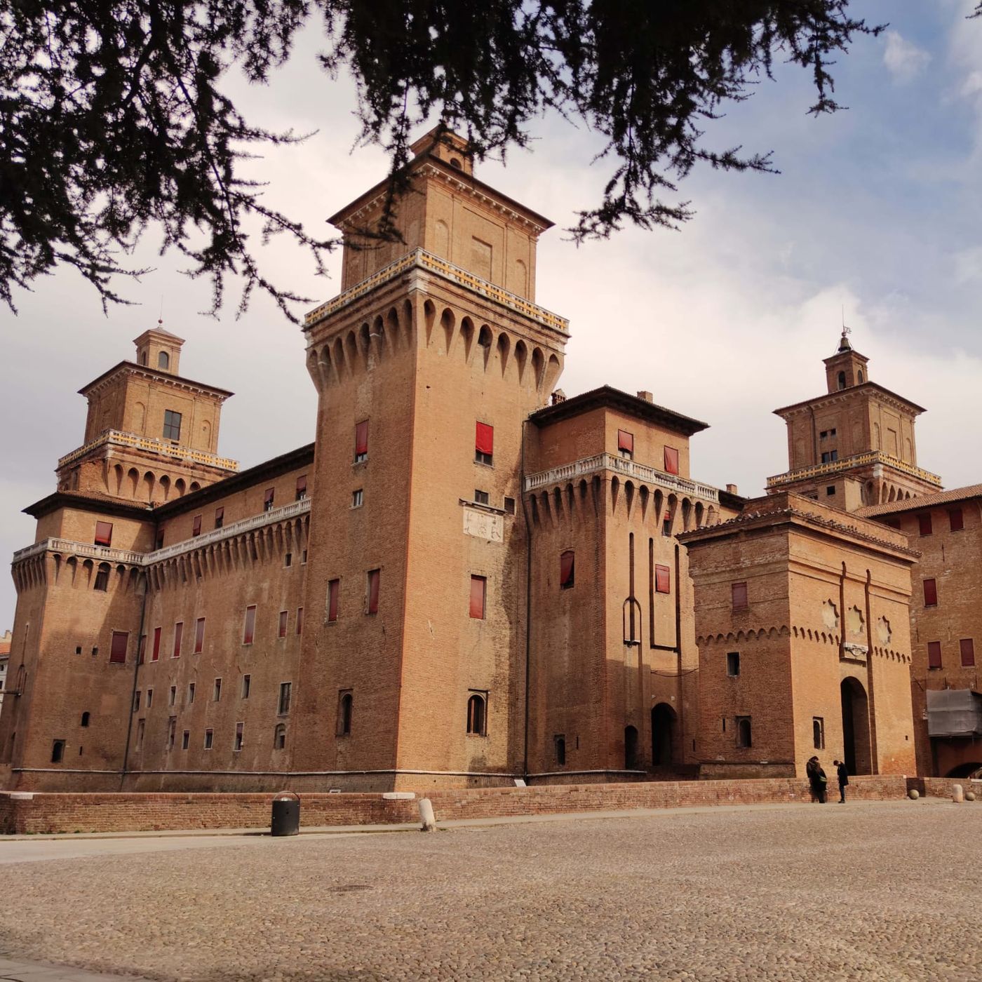 4 novembre 1874 La Provincia acquista il Castello Estense episode artwork