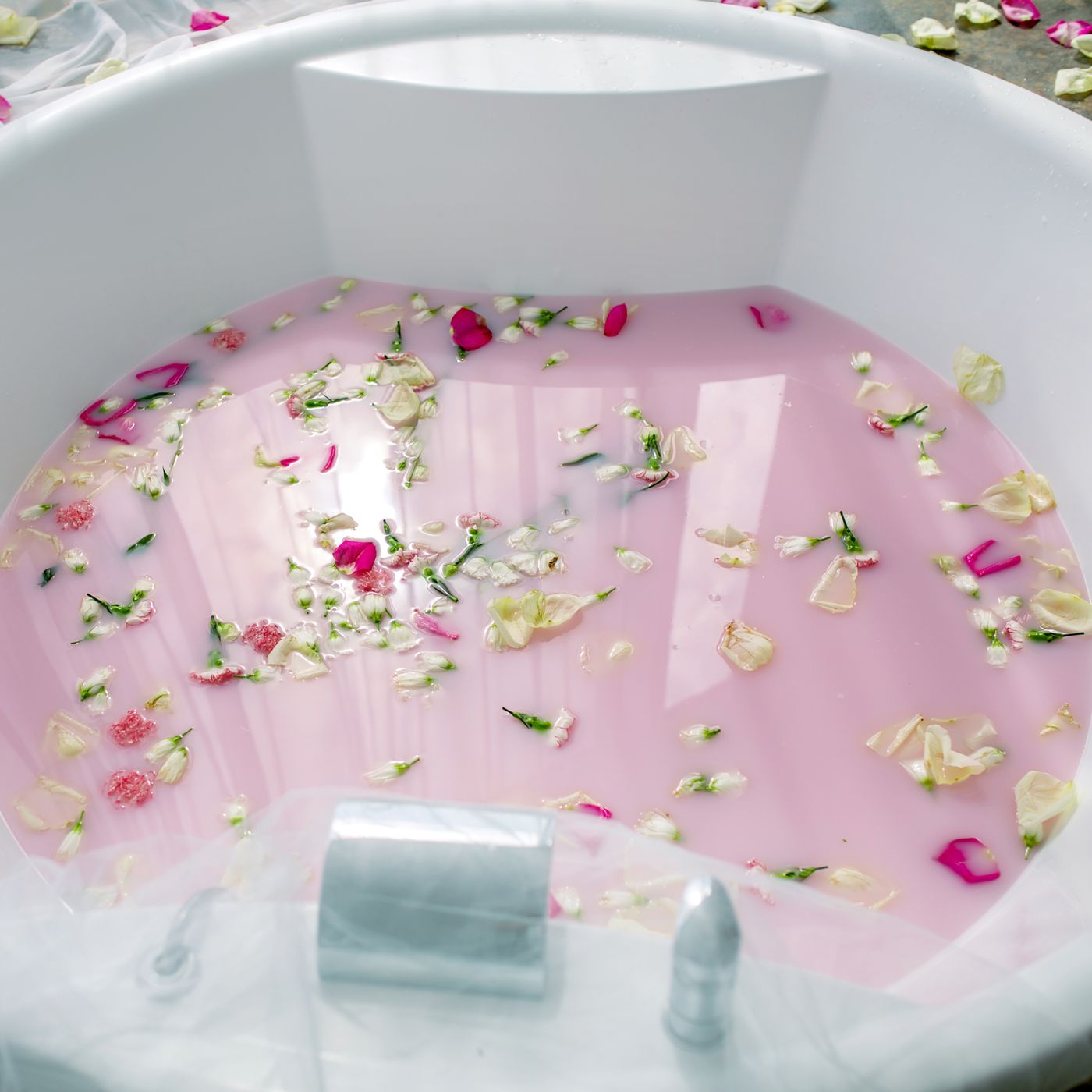 22 de septiembre – Baño de rosas para encender la chispa del amor episode artwork