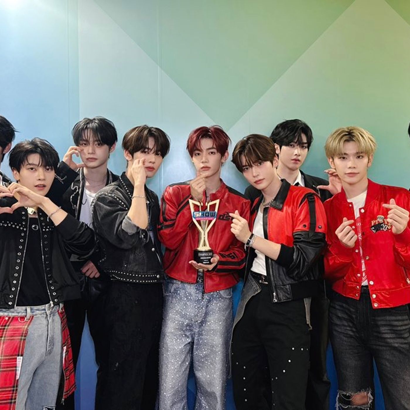 Watch: ZEROBASEONE Takes 2nd Win For “ICONIK” On “Show Champion”; Performances By Soojin And More