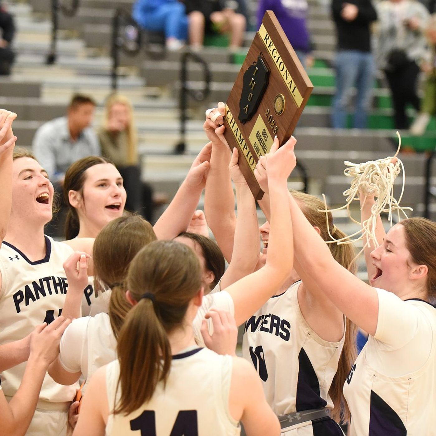 Manteno avenges last week’s loss to Wilmington, wins regional title as both teams celebrate historic seasons episode artwork